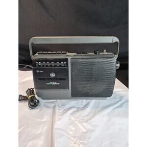 VTG GE Model 3-5264A AM/FM Radio Cassette Recorder Player.. Works Perfectly.